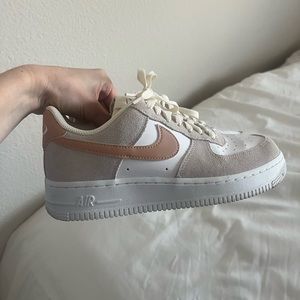 Nike - Women’s Air Force 1 ‘07